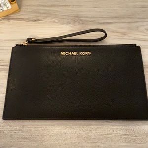Michael Kors Wristlet/ Wallet/ Pouch